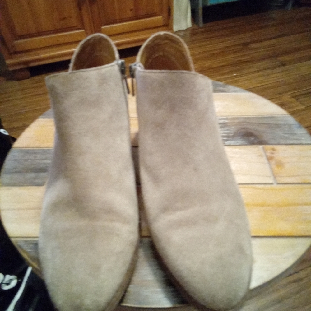 Lucky Brand Frankela Tan Suede Ankle Boots Size 9.5 - Picture 2 of 16